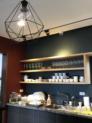 Coffee shop - Moonlit Seaview B&B (Donghe)