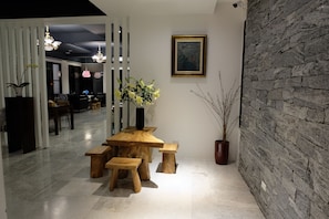 Lobby - Moonlit Seaview B&B (Donghe)