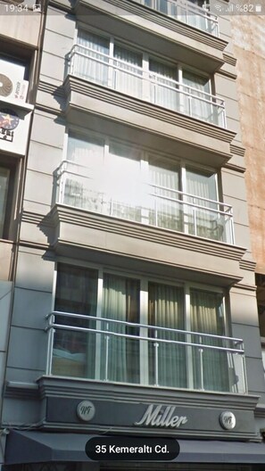 المنشأة من الخارج