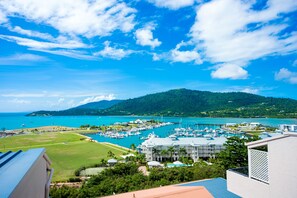 Panoramic Studio, Balcony, Ocean View (Unit 49A) | Blackout drapes, iron/ironing board, free WiFi, bed sheets - Ocean Views 49A (Airlie Beach)