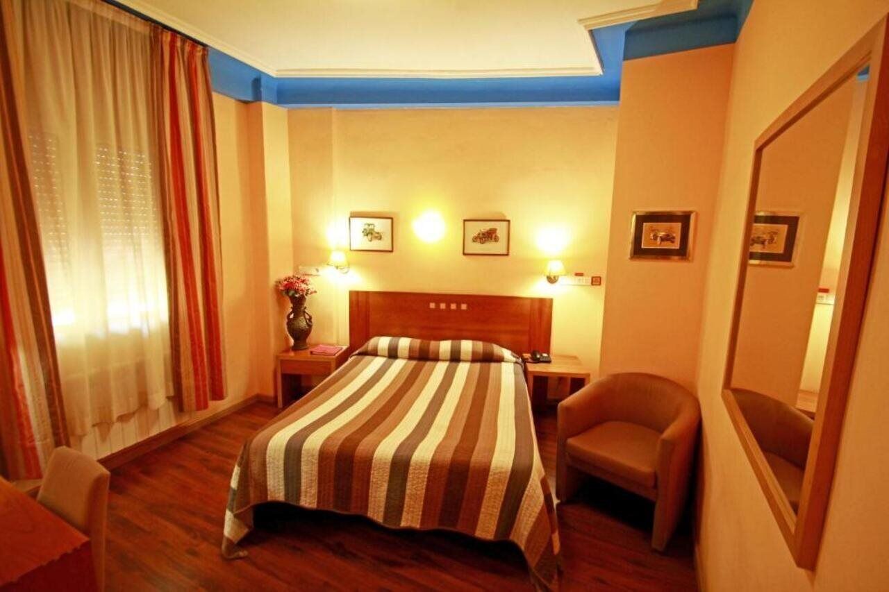 In-room safe, iron/ironing board, cribs (free), WiFi (free)