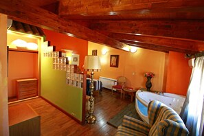 Caixa forta a l'habitació i planxa i posts de planxar