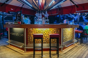 Bar (en el alojamiento)
