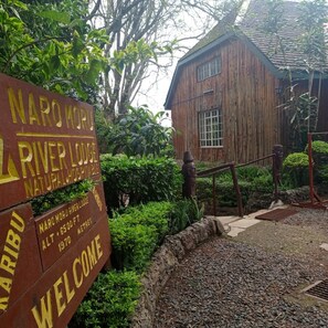 Exterior - Naro Moru River Lodge (Naro Moru)