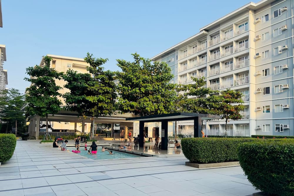 Trees Residences by Jhoy