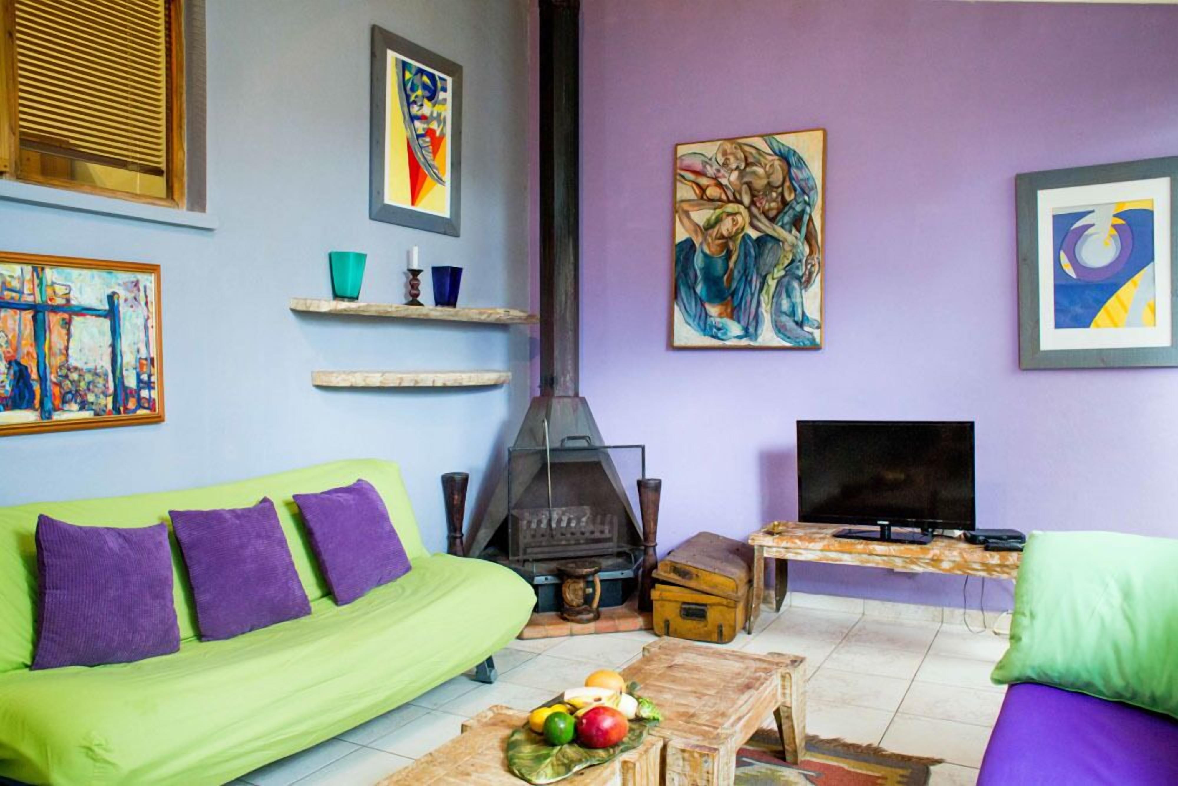 Family Suite, Mountain View | Living area | Flat-screen TV