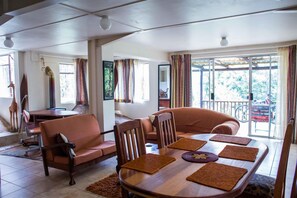 Apartment, 1 Bedroom | In-room dining - Veki's Village (Mbabane)