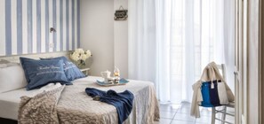 Phòng 4 | Két bảo mật tại phòng, trang trí khác biệt