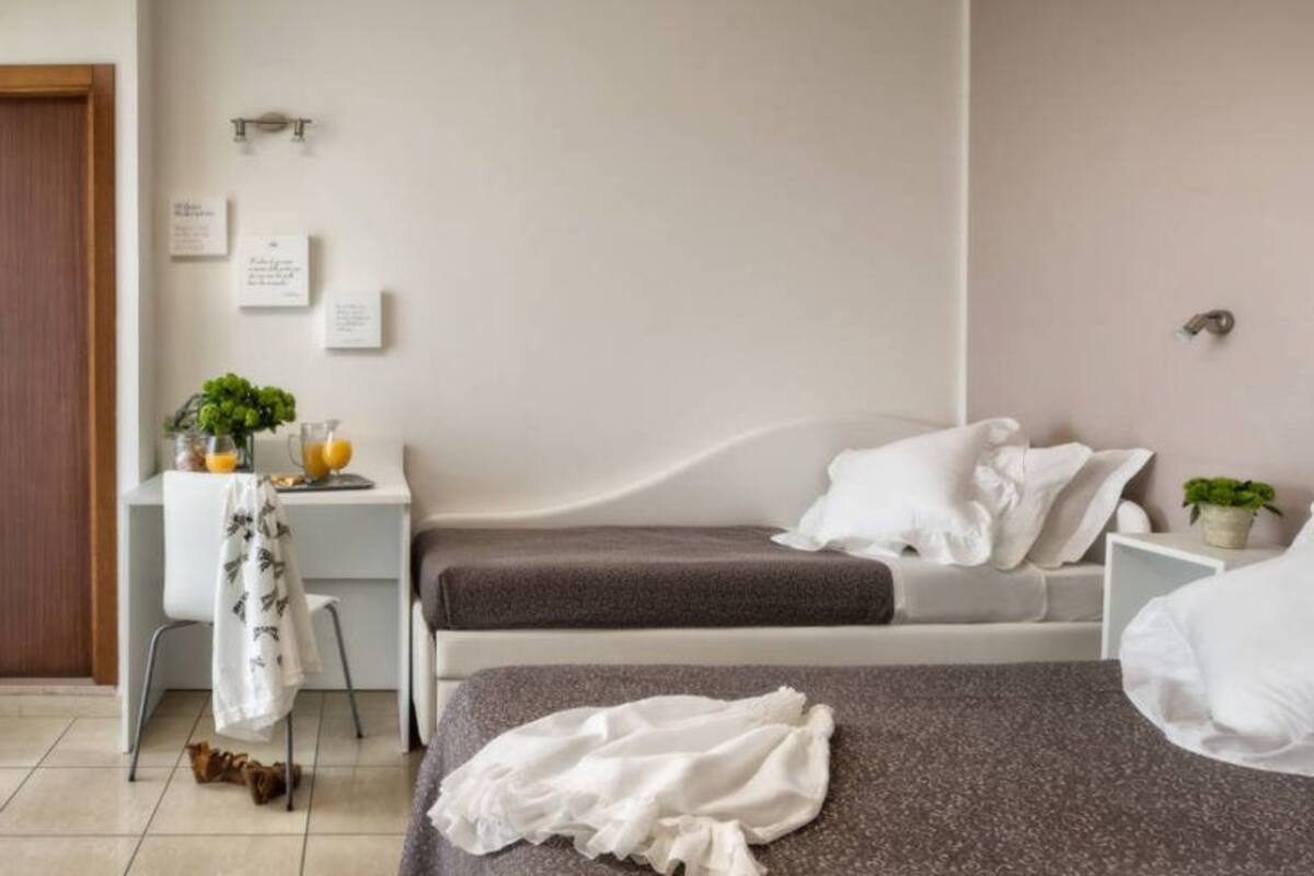 Caja de seguridad en la habitación y decoración personalizada 