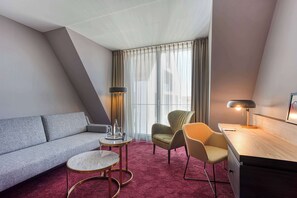 Familieleilighet | Skrivebord, lydisolert, wi-fi (inkludert) og sengetøy