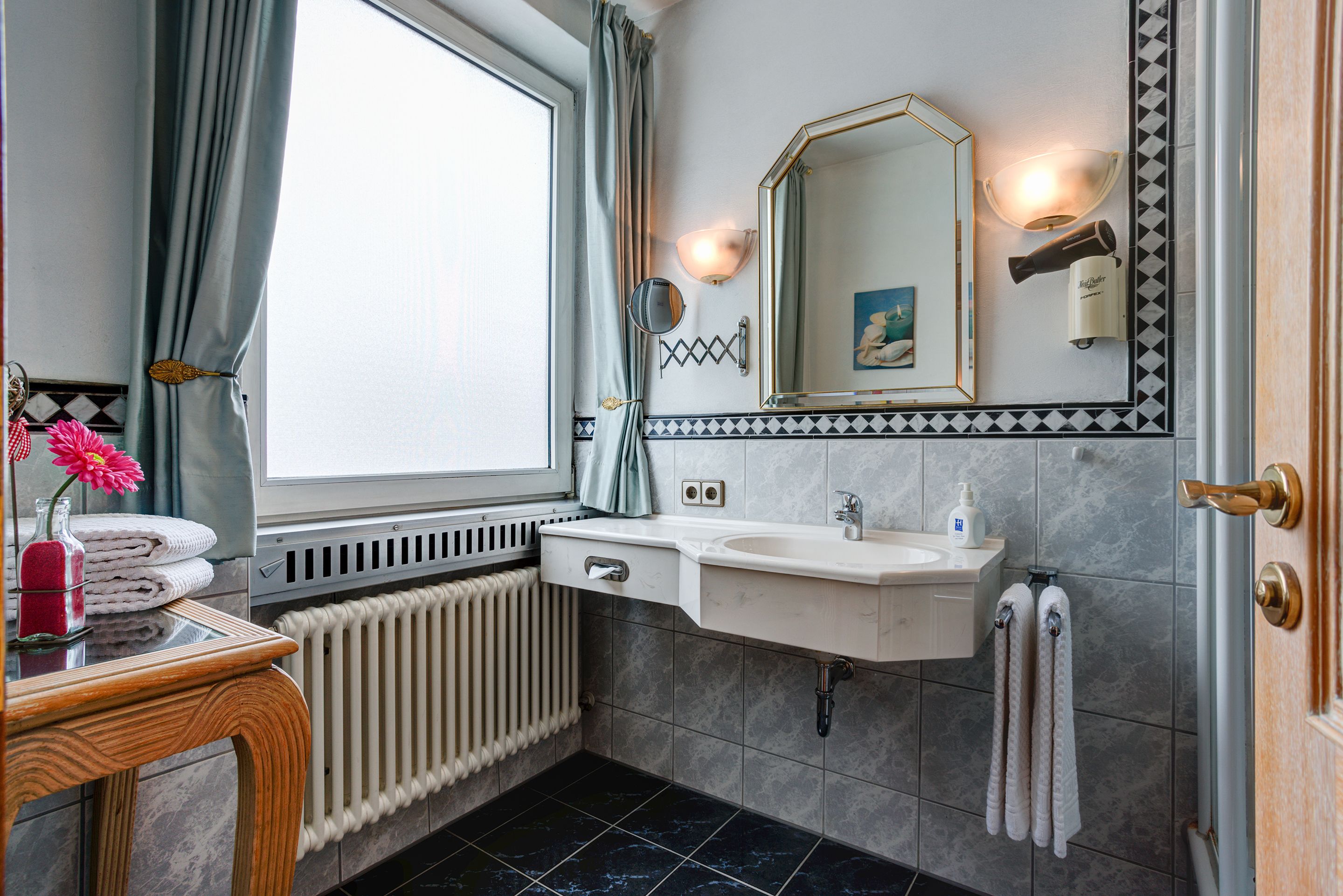 Photo - Hotel Stern by EMPA