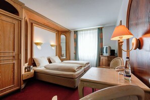 Bureau, chambres insonorisées, Wi-Fi gratuit, draps fournis
