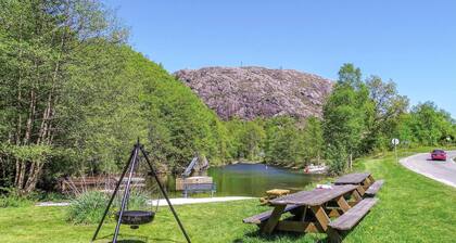 Beautiful home in Äna-sira with WiFi