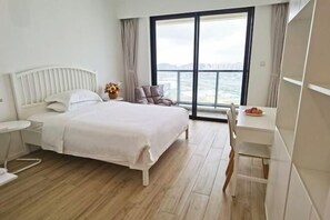 In-room safe, desk, blackout curtains, free WiFi - Dahengqin Superior Talent Hotel (Hengqin Port Branch) (Zhuhai)