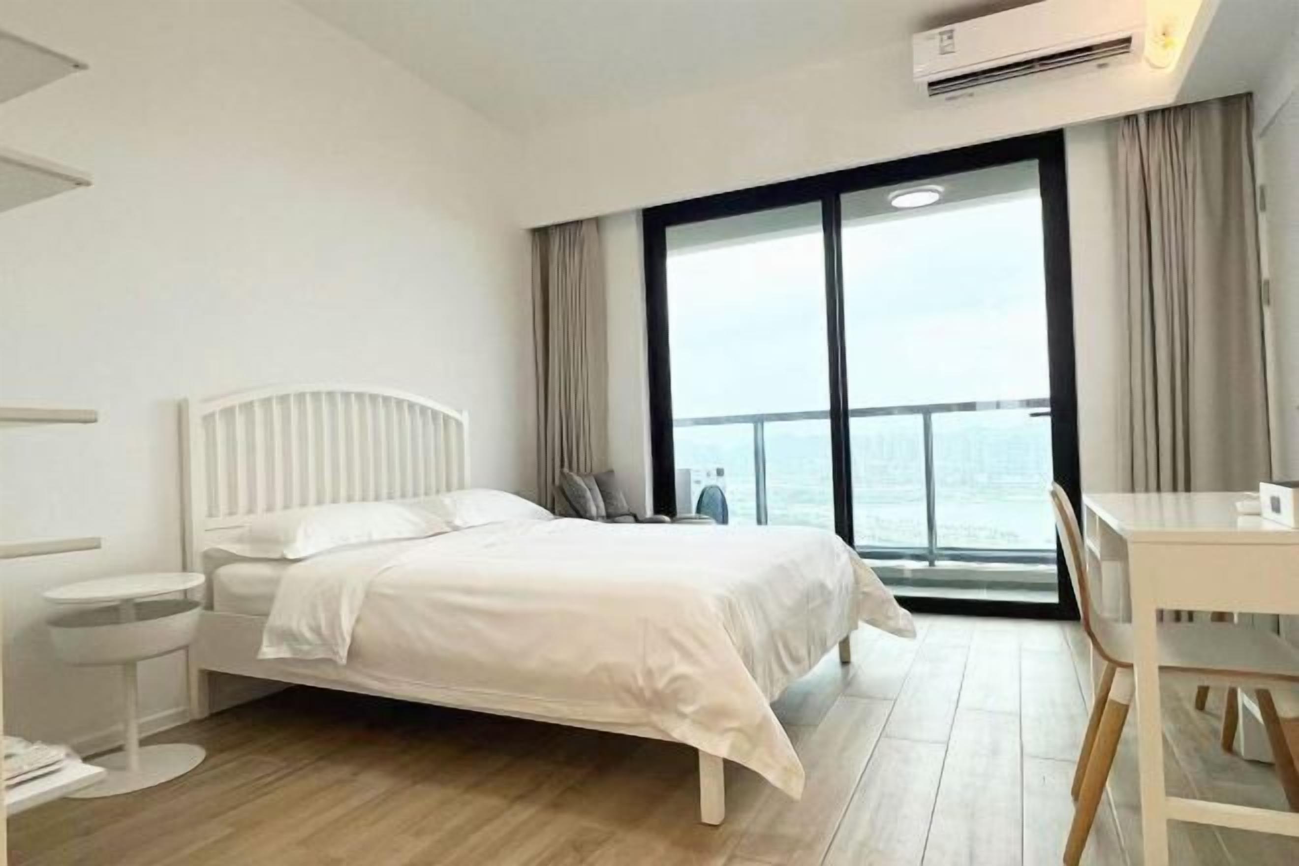 In-room safe, desk, blackout curtains, free WiFi