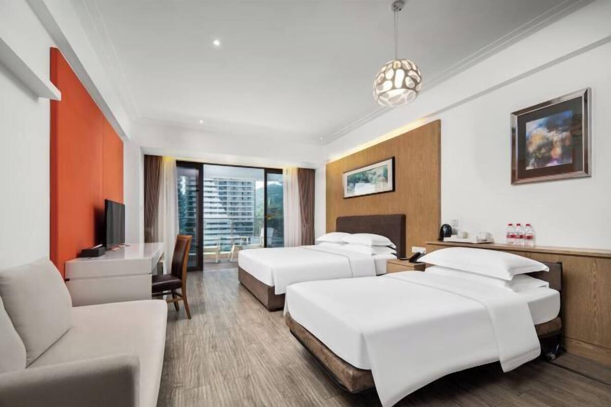 In-room safe, desk, blackout curtains, free WiFi