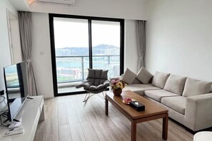 In-room safe, desk, blackout curtains, free WiFi - Dahengqin Superior Talent Hotel (Hengqin Port Branch) (Zhuhai)