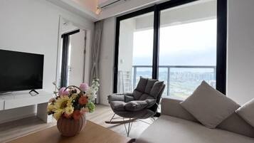 Een kluis op de kamer, een bureau, verduisterende gordijnen, gratis wifi