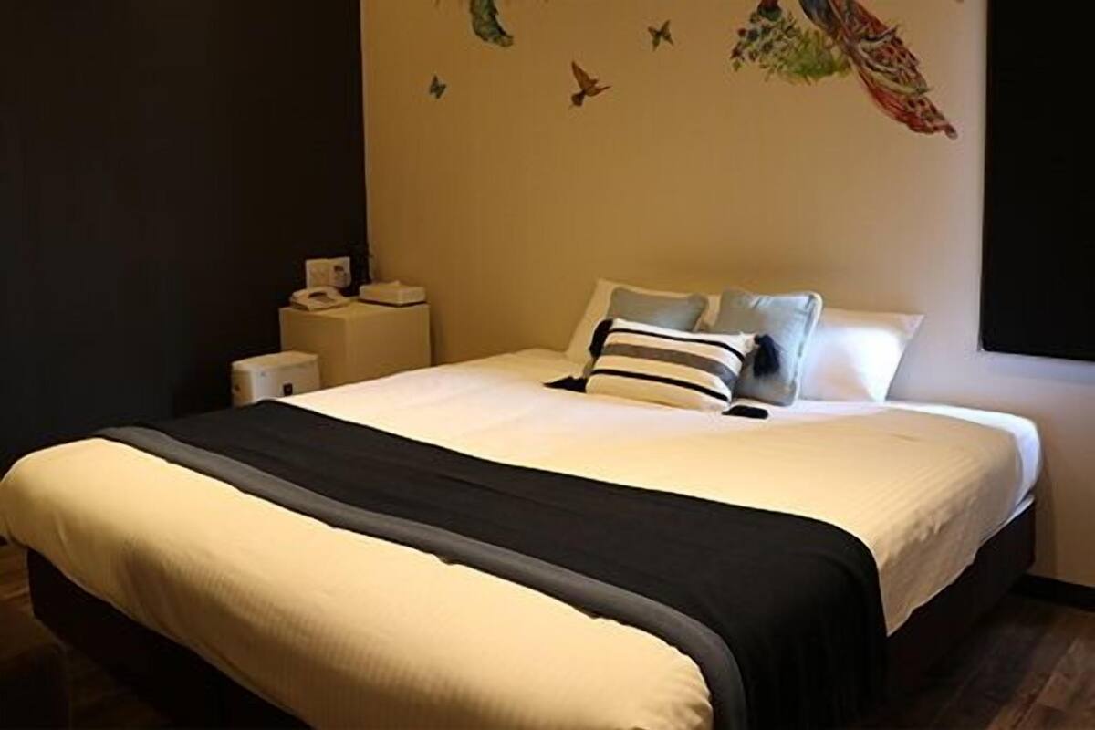 Desk, iron/ironing board (on request), WiFi (free), bed sheets