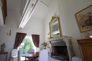 Free daily local cuisine breakfast - Le Relais de Fontenailles (Les Hauts de Forterre)