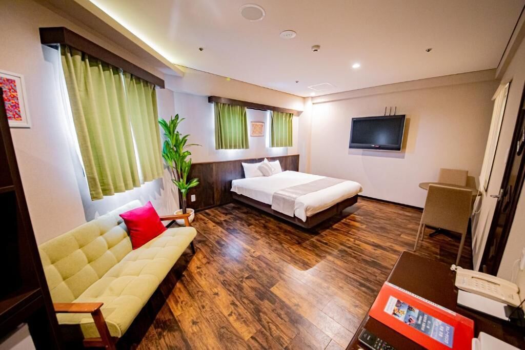 blackout curtains, free wifi