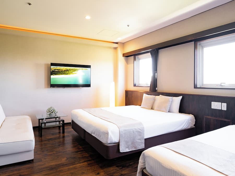 Blackout curtains, free WiFi