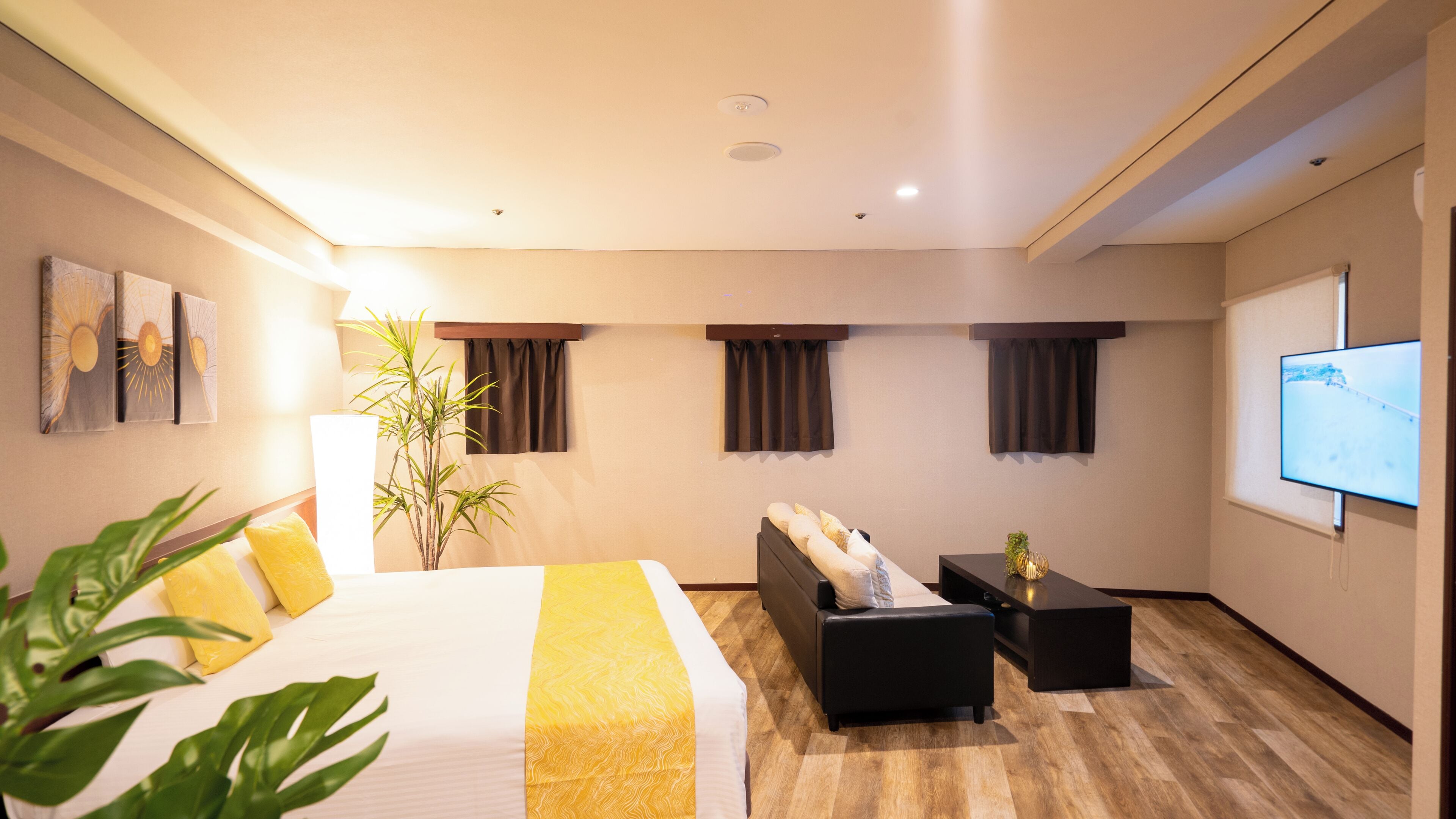 blackout curtains, free wifi