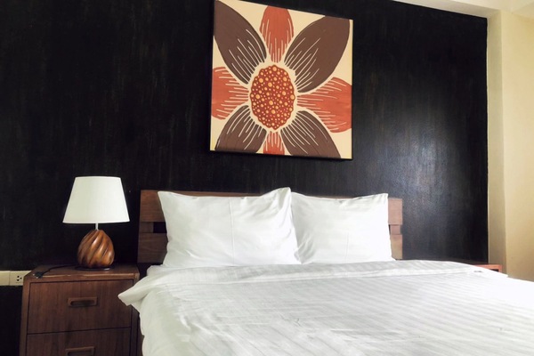 Superior Room, 1 Queen Bed | Desk, blackout drapes, rollaway beds (surcharge), WiFi (free)