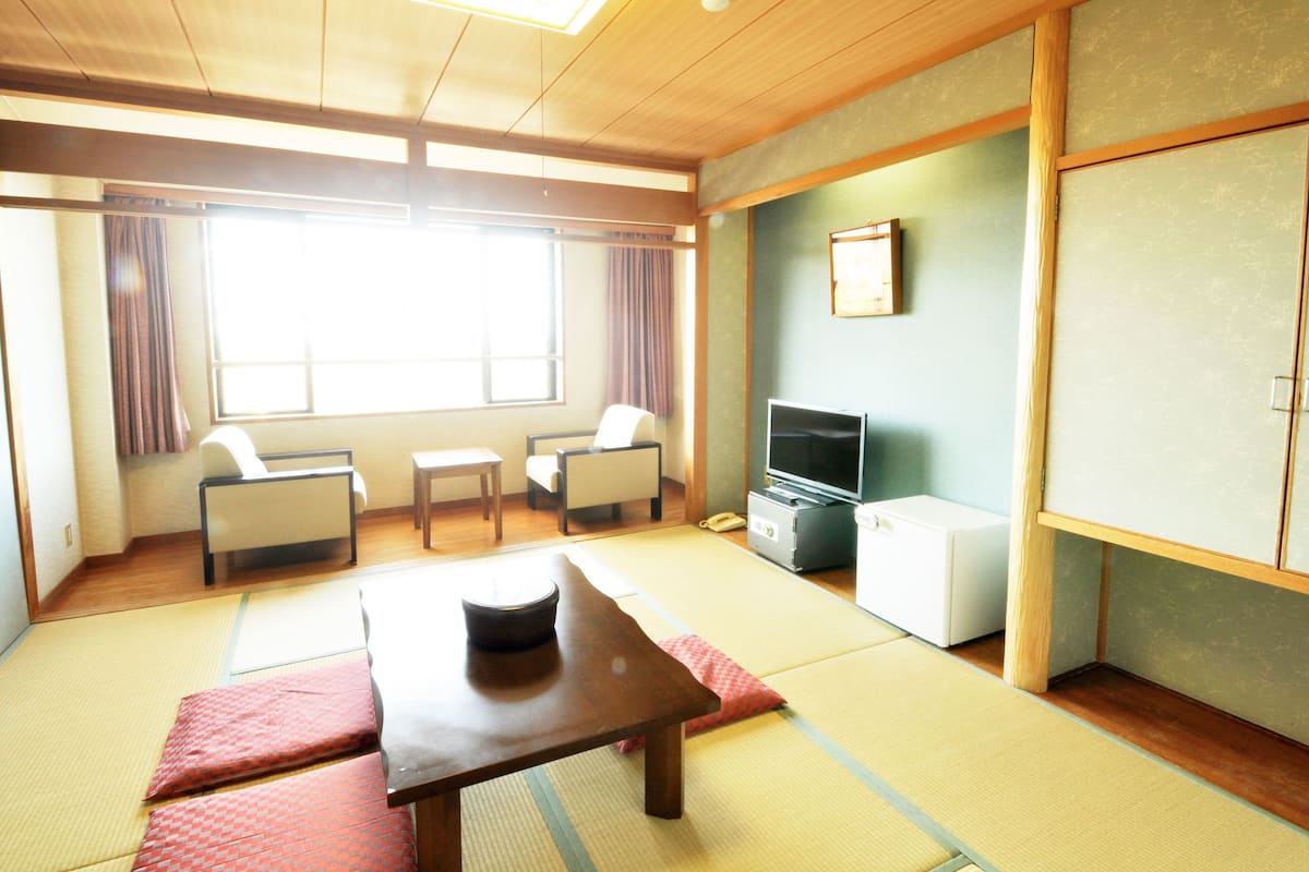 Japanese Style Room for 3 | In-room safe, free WiFi