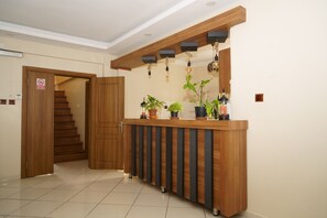 Lobby - Hersek Otel (Altinova)