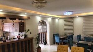 Lobby - Hersek Otel (Altinova)