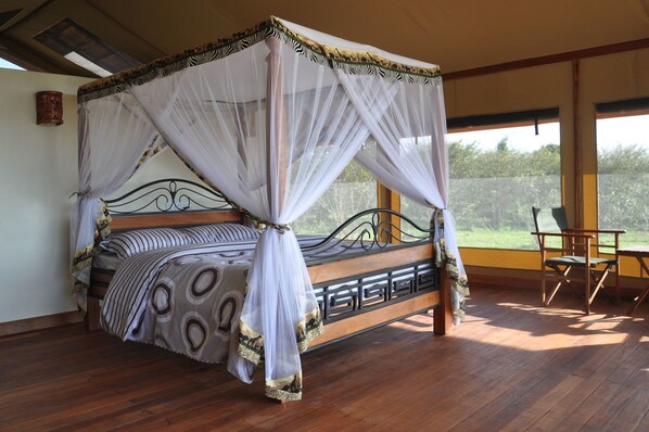Desk, free WiFi - Simba & Oryx Nature Camp (Maasai Mara)