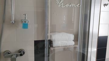 Triple Room, Park View | Bathroom