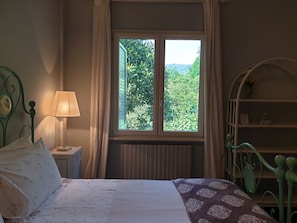 Deluxe Double Room, Park View | Cribs/infant beds, free WiFi, bed sheets - B&B Villa al Parco (Sala Baganza)