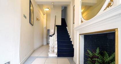 17 Hertford Street