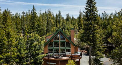 Chalet con impresionantes vistas, bañera de hidromasaje, barbacoa y chimenea. ¡Mascotas bienvenidas!