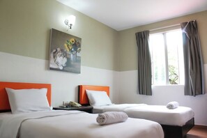 Deluxe Twin Room | Desk, free WiFi, bed sheets -  JQ Suria Hotel (Ipoh)