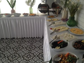 Breakfast, lunch and dinner served - Samsun Otel (Atakum)