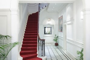 Lobby - 20 Hertford Street (London)