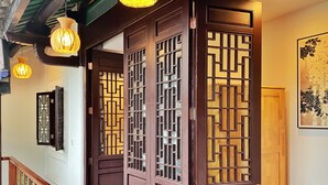 숙박 시설 입구