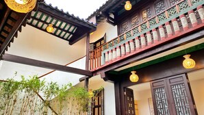 숙박 시설 입구