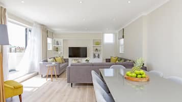 Three Bedroom Penthouse with Terrace | Living area | LCD TV
