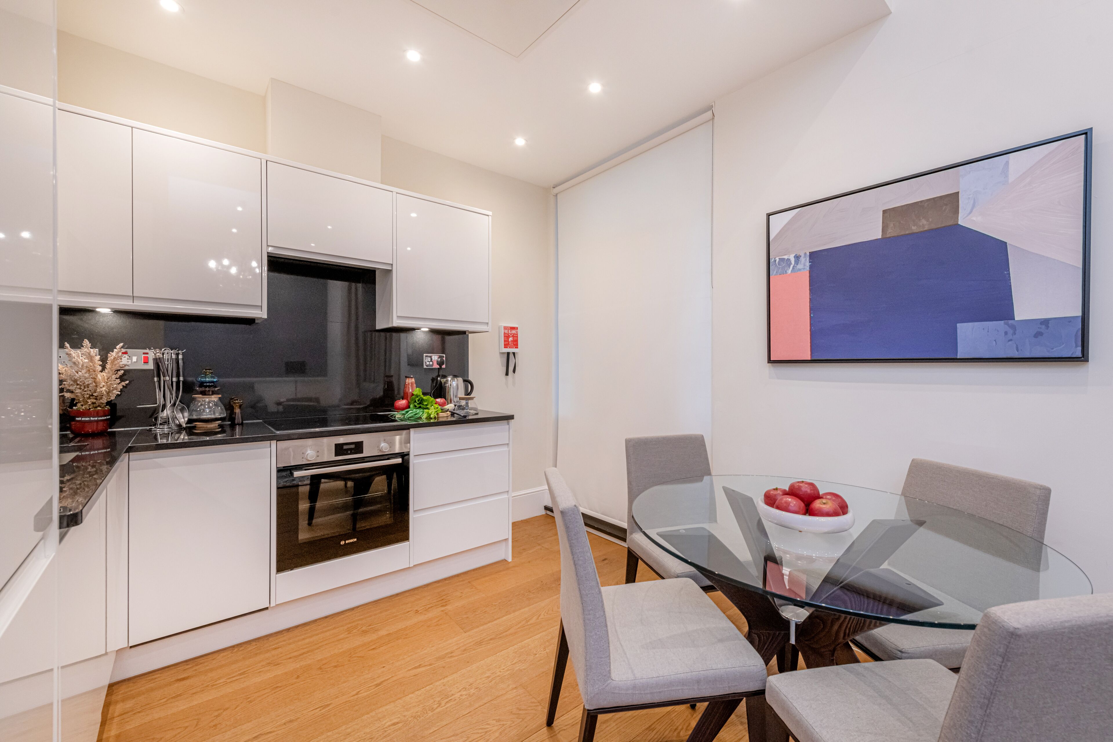 Deluxe Apartment, 1 Bedroom | Eigene Küche | Wasserkocher mit Kaffee-/Teezubehör, großer Kühlschrank, Mikrowelle