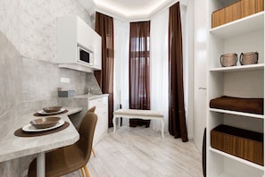 Deluxe Studio | Private kitchenette | Fridge, microwave, stovetop, electric kettle
