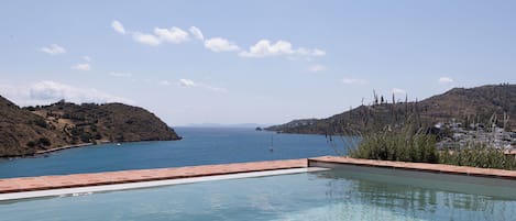 Penthouse Standard, piscine privée, vue mer