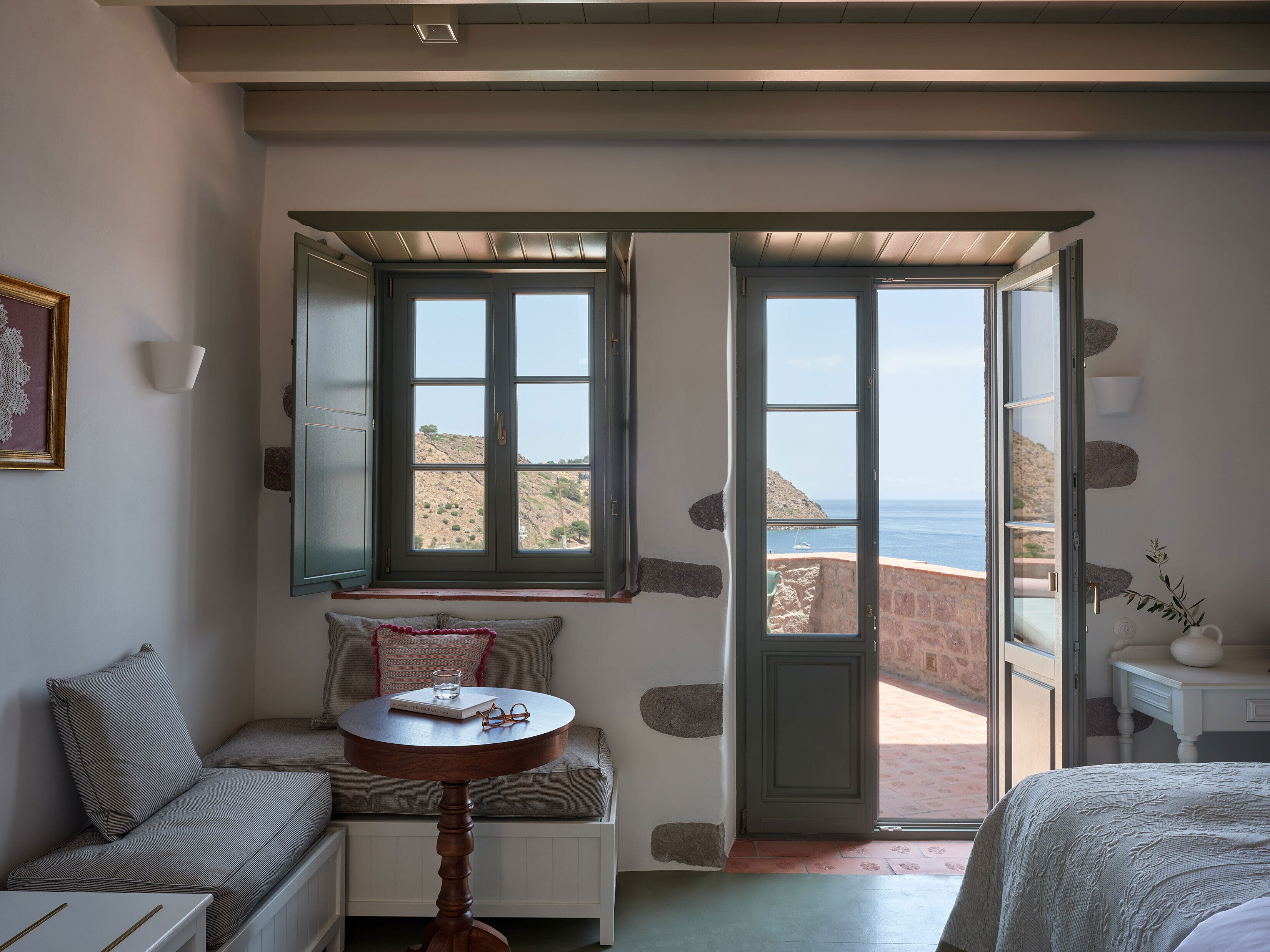 Quarto casal standard, 1 cama King, piscina particular, vista para o mar | 1 quarto, roupas de cama premium, frigobar, cofres nos quartos