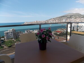 Rollaway beds, free WiFi, bed sheets - Elegance Apartments (Sarandë)