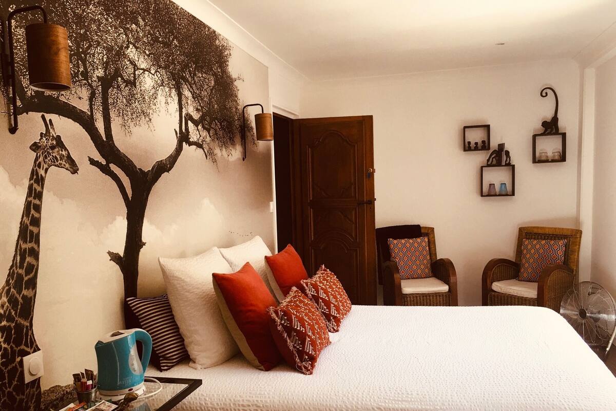 Habitación panorámica con 1 cama doble o 2 individuales, baño privado, vistas al río | Ropa de cama de alta calidad y colchones con acolchado adicional