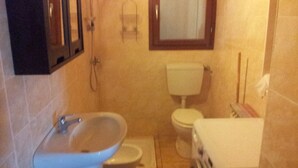 Douche, serviettes fournies