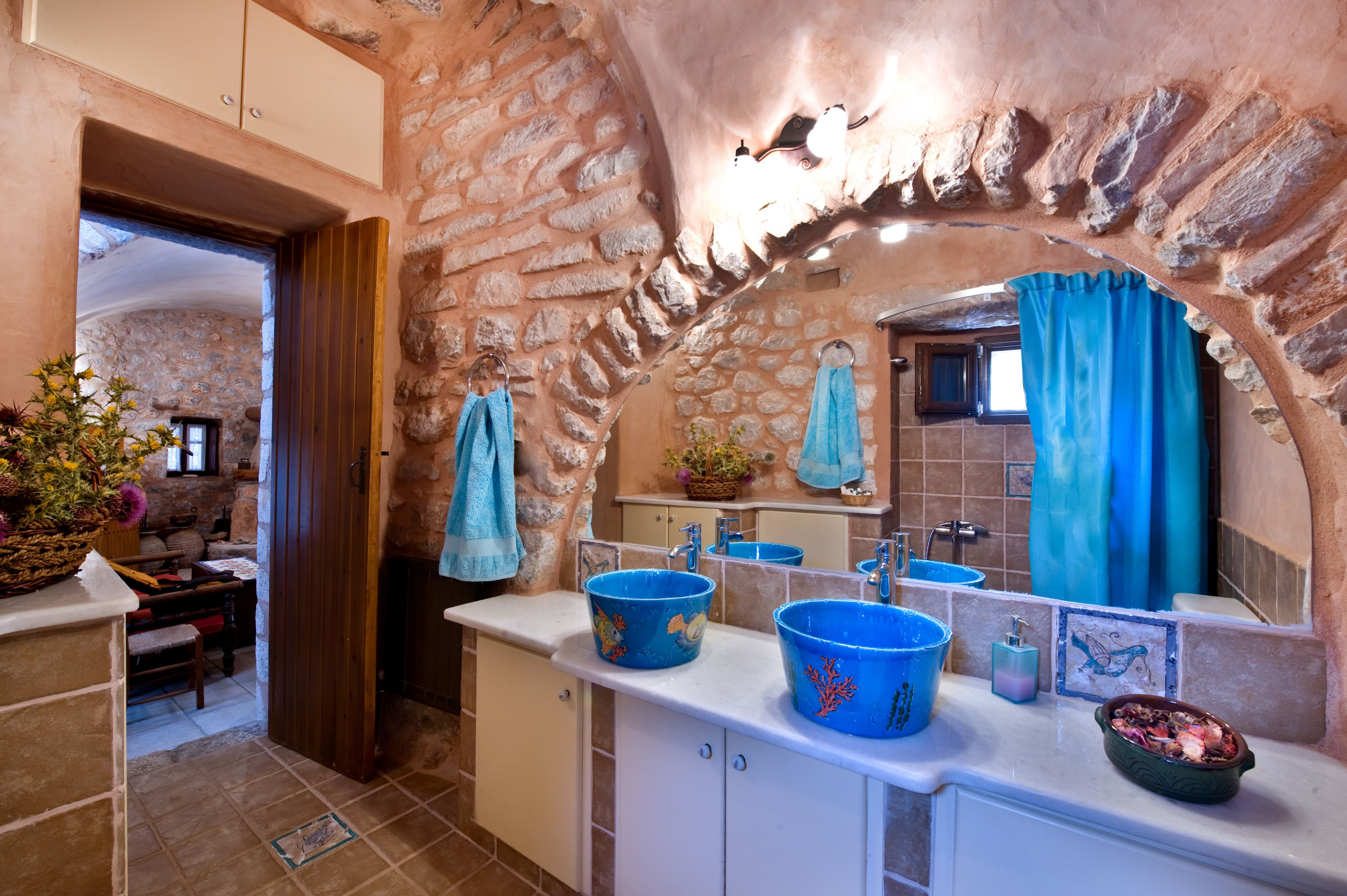 signature house, terrace (milos) | bathroom | shower, free toiletries, hair dryer, towels